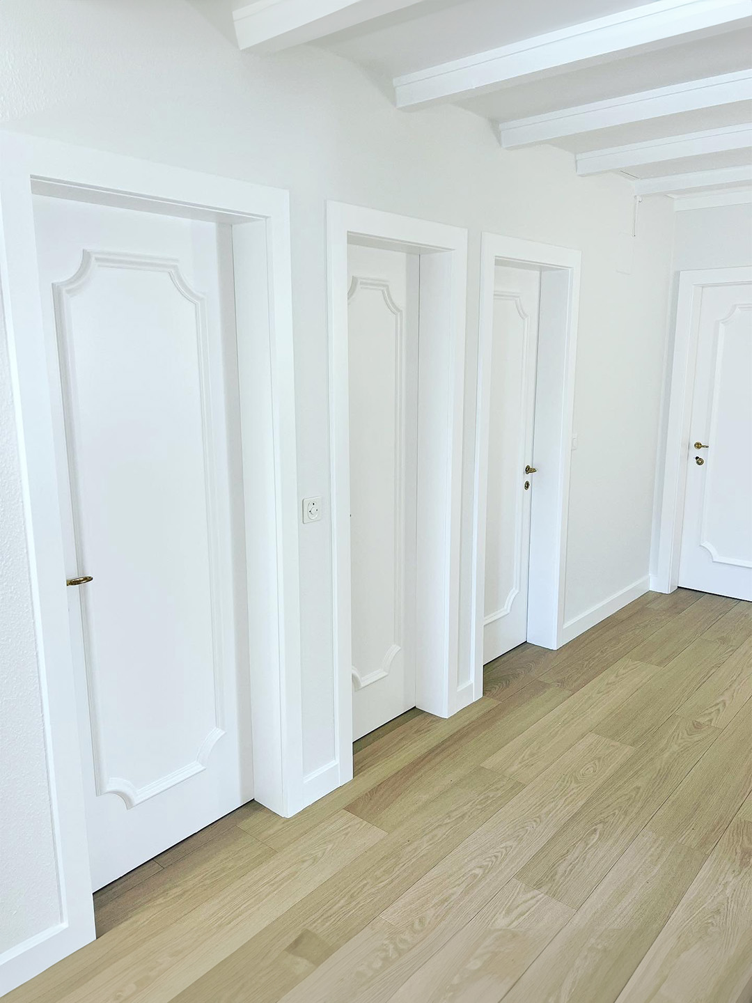 Après rénovation à Tannay — pièces rafraîchies, nuances douces et finitions soignées.